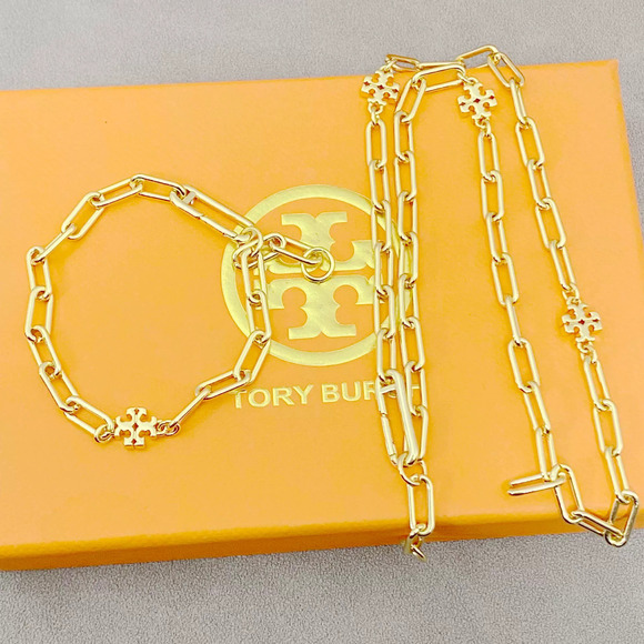 Tory Burch Jewelry - Tory Burch Stainless Steel Paperclip Clasp Choker Bracelet